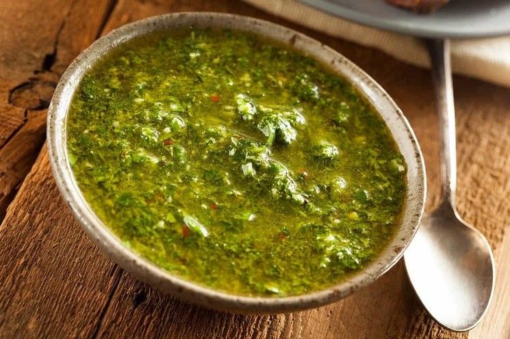 Chimichurri caseiro para assado