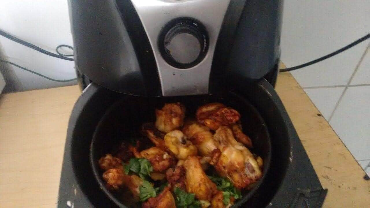 como fritar frango na airfryer