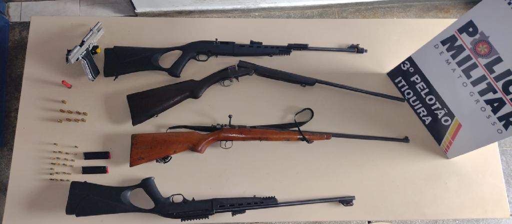 pm prende quatro homens por porte ilegal de arma de fogo