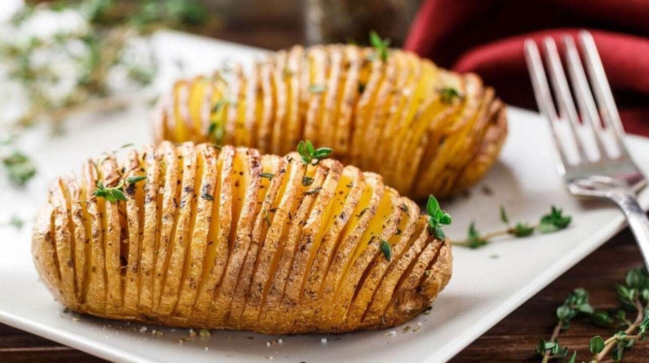 Como cozinhar batatas e manter a maioria de seus nutrientes?