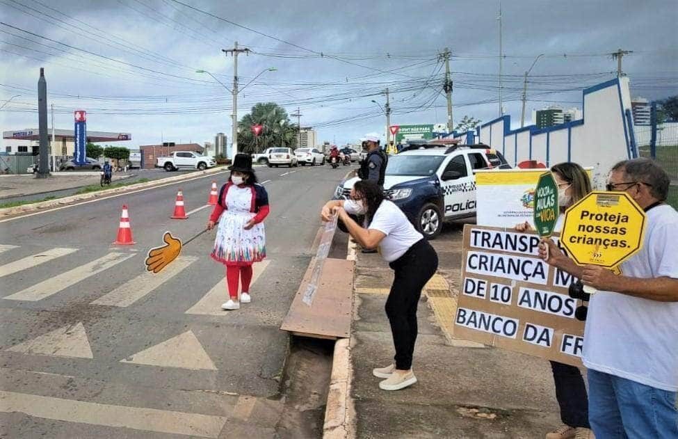 blitz educativa chama atencao para comportamentos mais seguros no transito