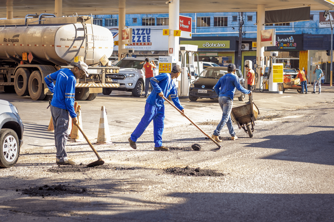 Operação Tapa-Buracos avança no centro de Barra do Garças