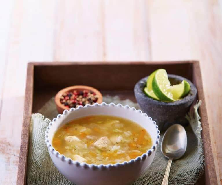 Caldo de frango com arroz