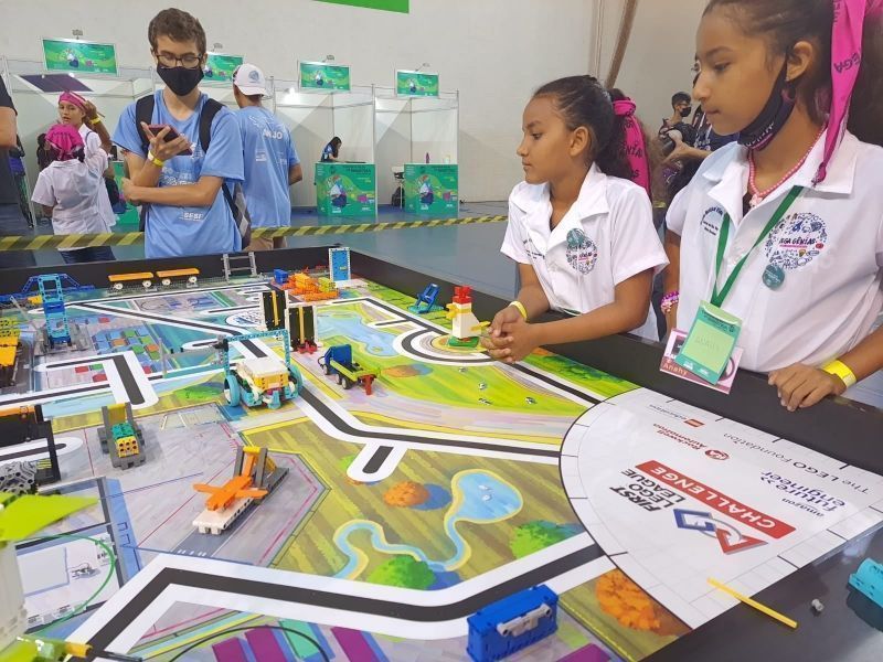 alunas de lucas do rio verde levam 1º lugar em campeonato de robotica em brasilia