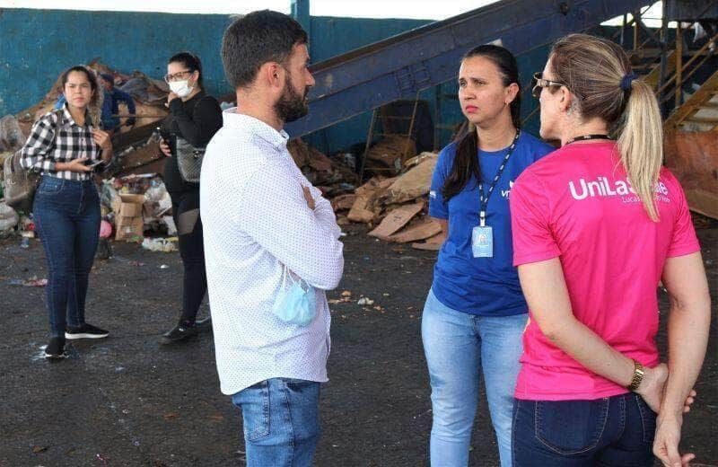 estudantes universitarios visitam ecoponto em lucas do rio verde