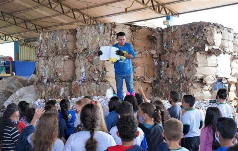 estudantes visitam ecoponto na semana da agua em lucas do rio verde