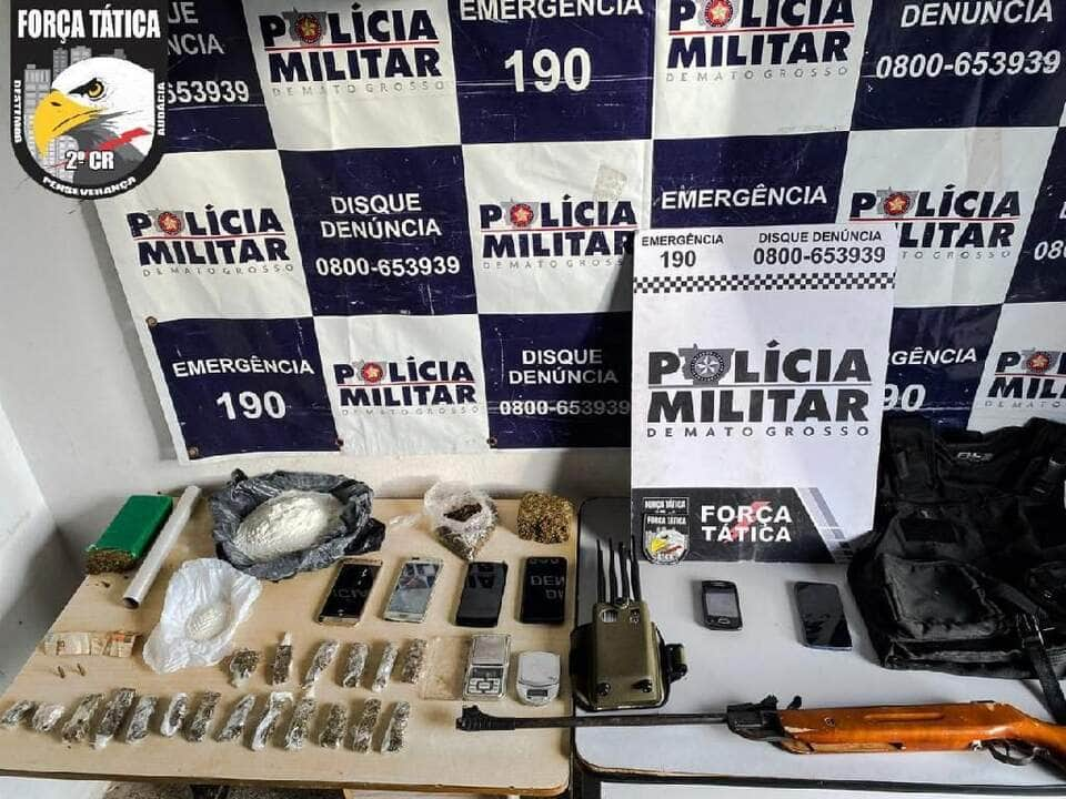 forca tatica prende homem por trafico de drogas e porte ilegal de arma