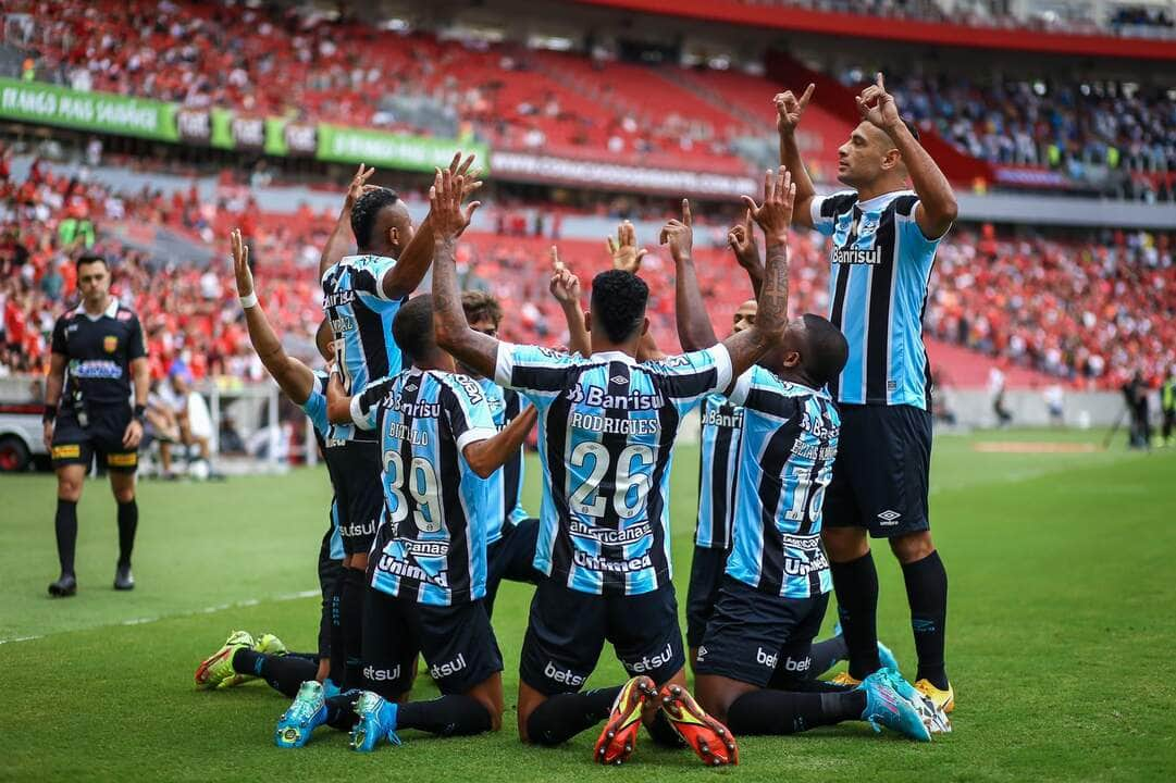 lg noticias gra mio goleia internacional e tem vantagem para jogo de volta da semifinal 31829