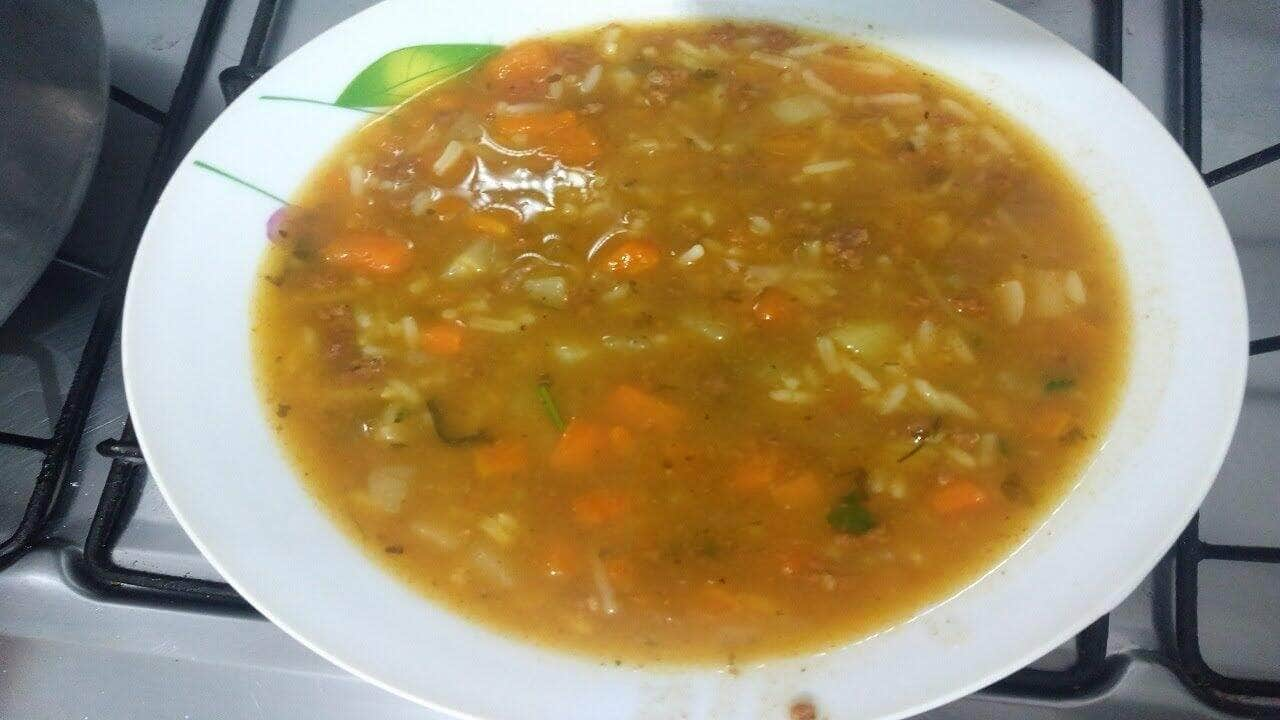 como fazer sopa de legumes com carne