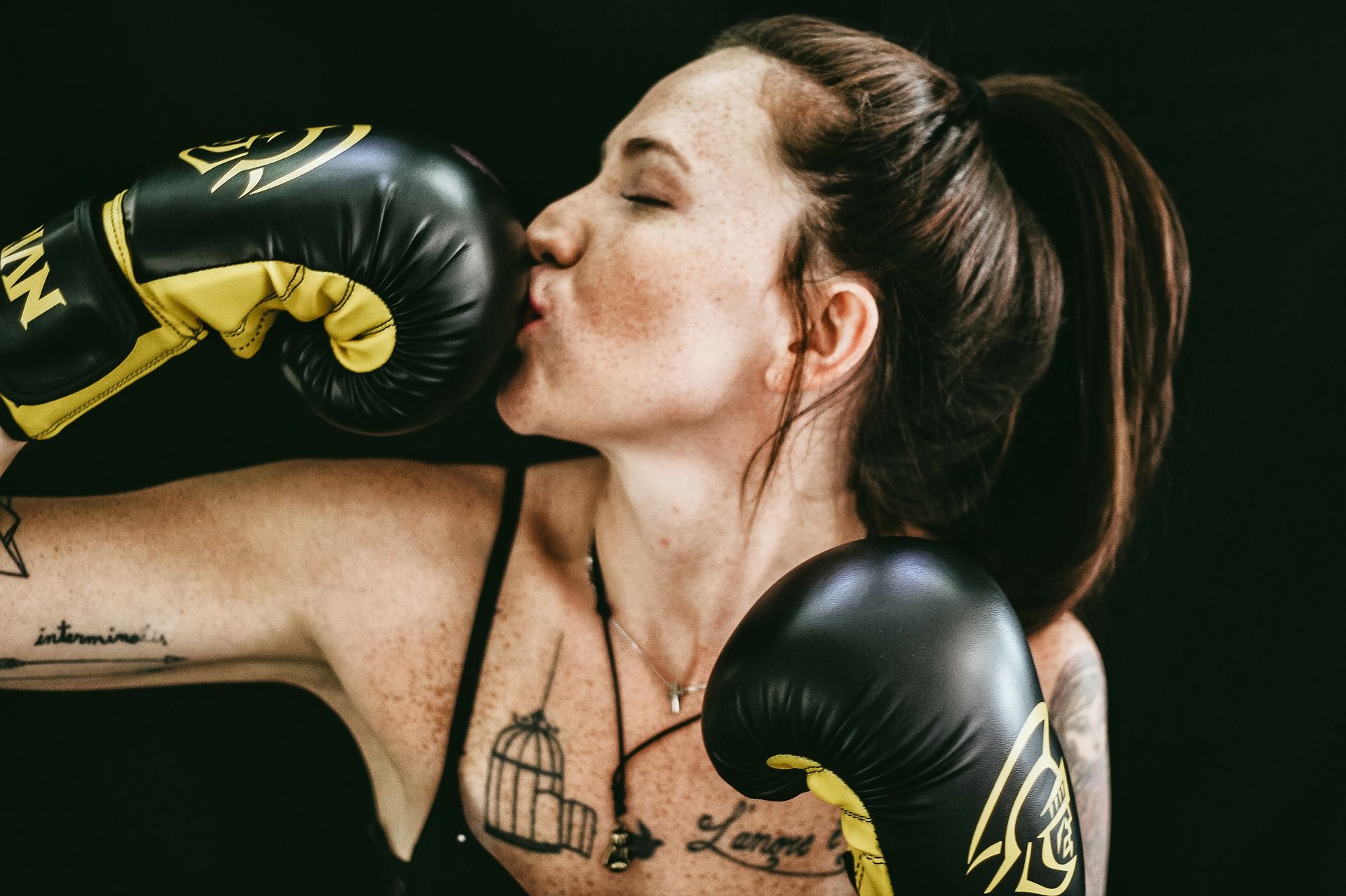 O boxe emagrece? Conheça os benefícios para saúde das mulheres