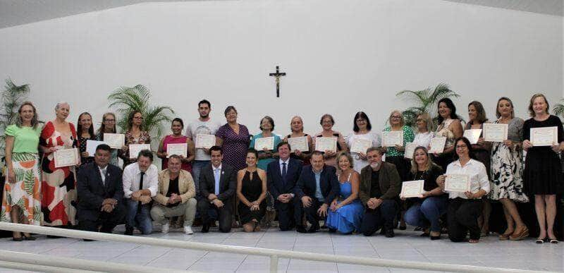 professores aposentados de lucas do rio verde recebem homenagem