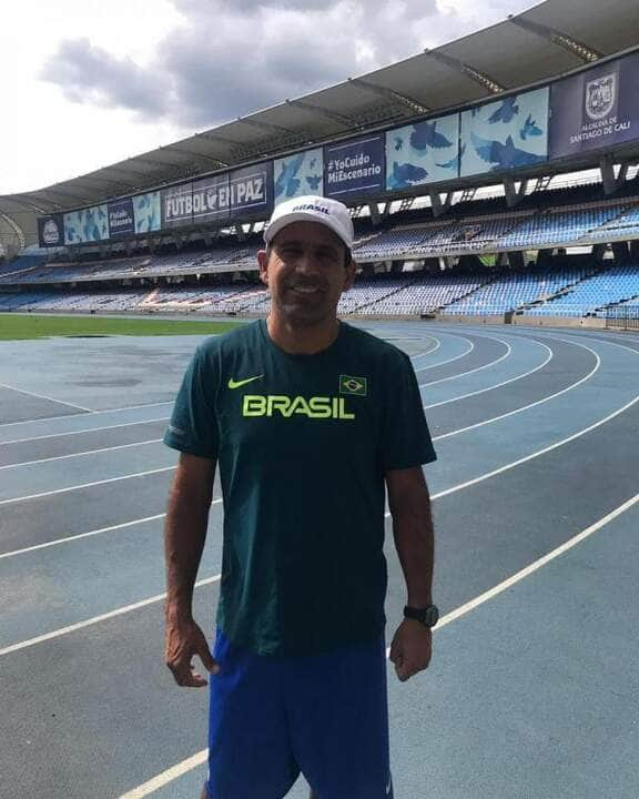 treinador de sorriso participa de clinica internacional de atletismo