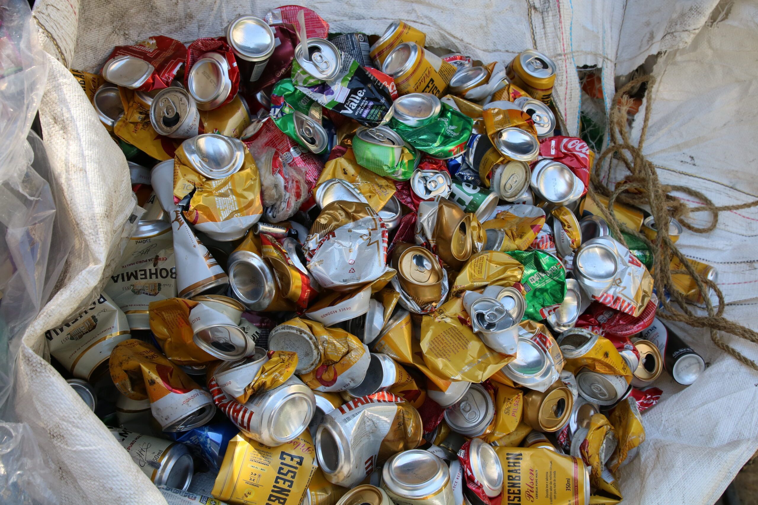 brasil registra reciclagem de 98 7 de latas de aluminio em 2021 scaled