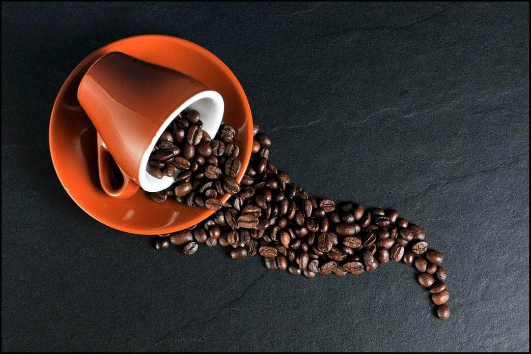 O que acontece se eu beber café com sal?