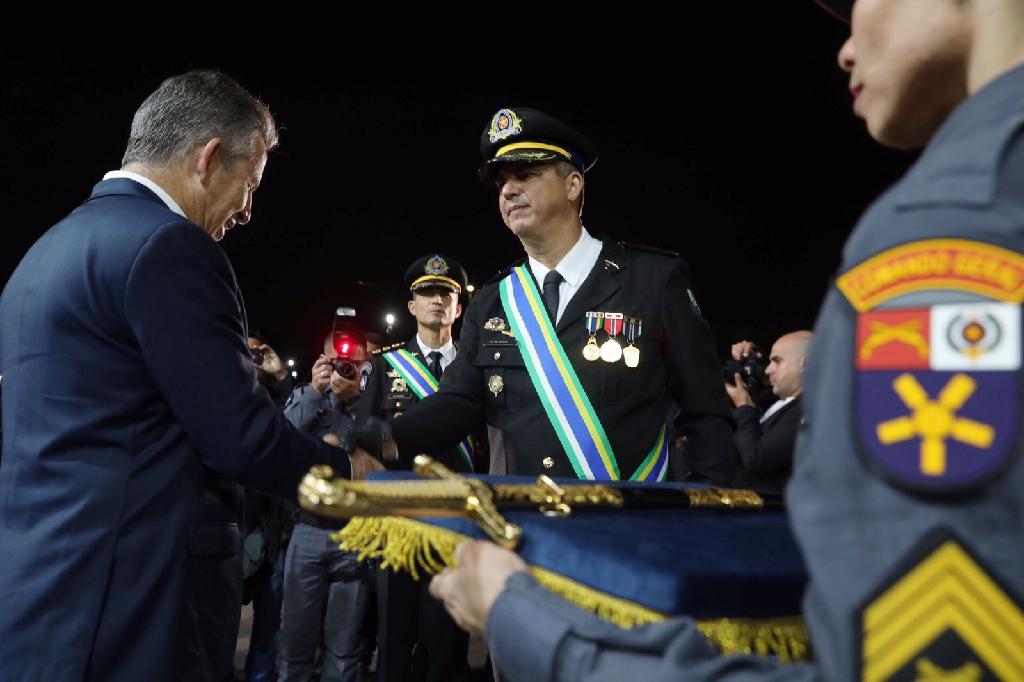 coronel alexandre mendes assume o comando geral da policia militar de mato grosso