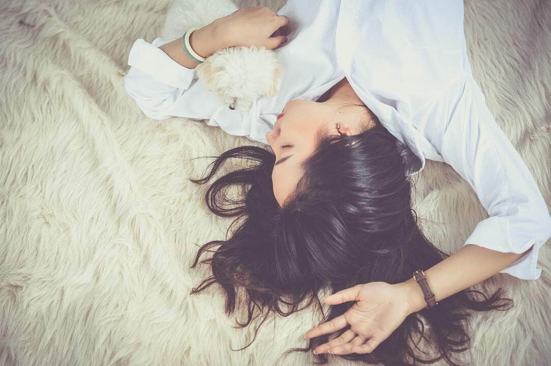 Curiosidades sobre o sono que você precisa saber 6 Hábitos que causam falta de ar durante o sono