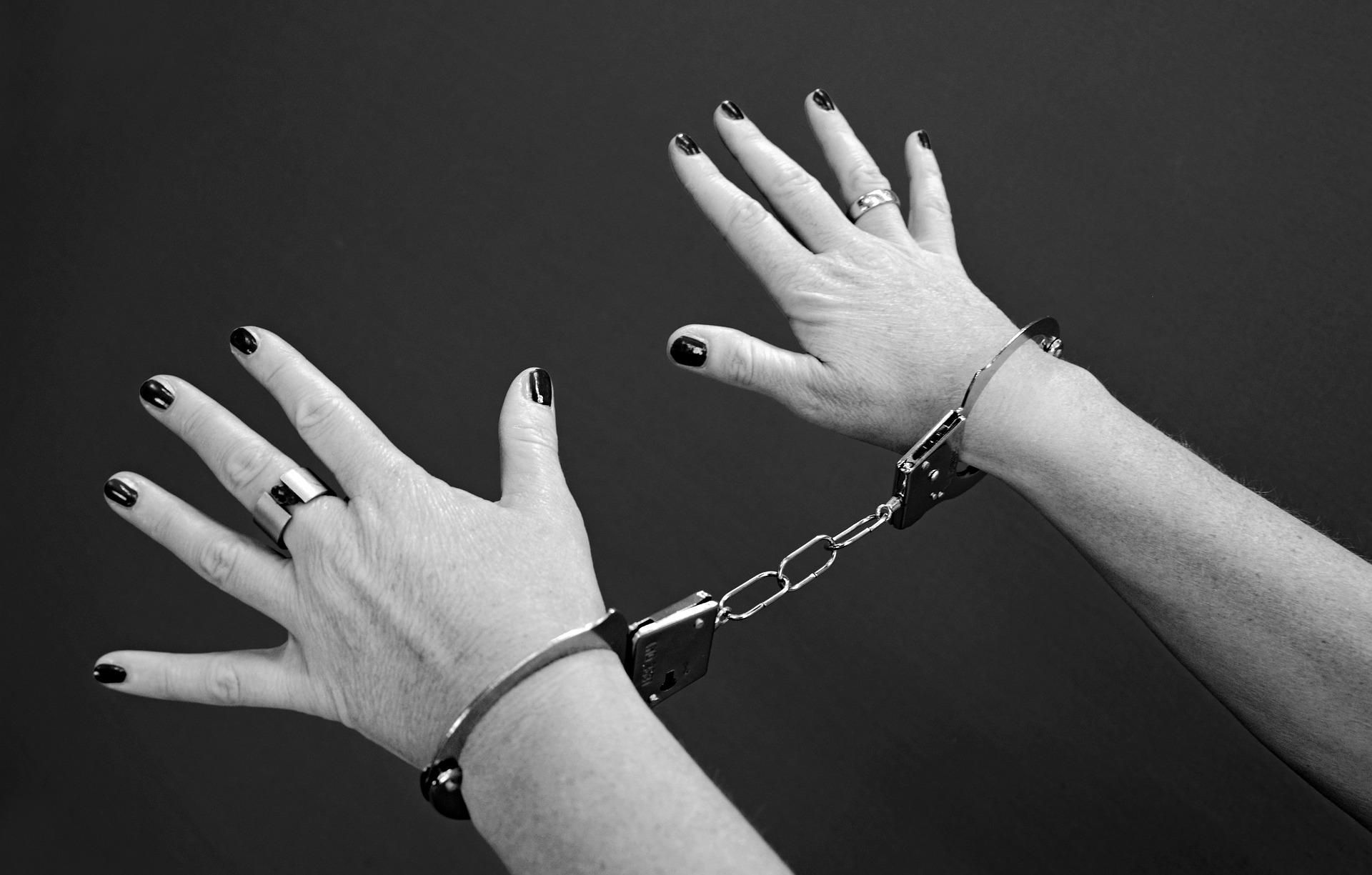 handcuffs 964522 1920