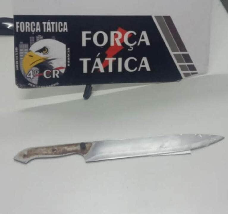 homem e preso por ameacar e render esposa com faca em rondonopolis