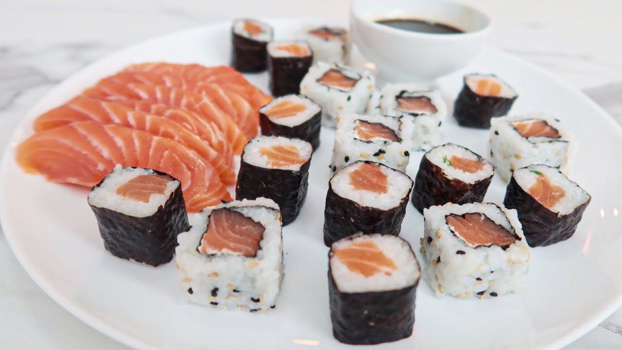 como fazer sushi de salmão