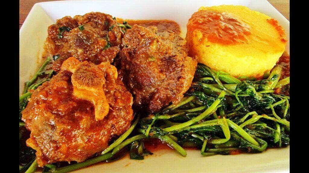 Rabada de boi com muito agrião e batata! CenárioMT Rabada de boi com muito agrião e batata! CenárioMT