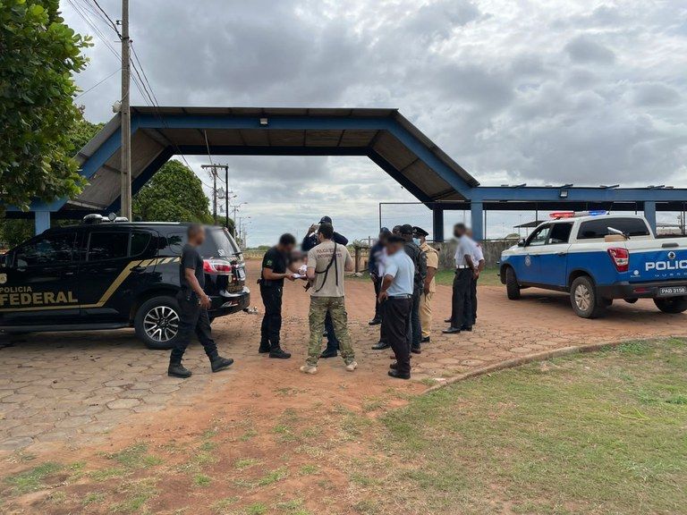 pf com apoio de autoridades guianenses efetuam a prisao de estrangeiro foragido da justica brasileira condenado por trafico internacional de drogas