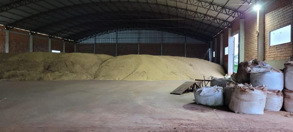 pm prende quadrilha por receptacao e recupera carga com 1 6 mil toneladas de produtos agricolas