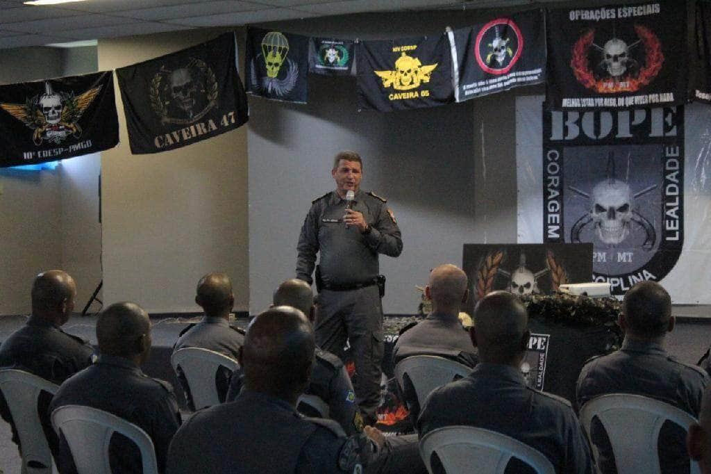 policiais iniciam curso de operacoes especiais para novos caveiras” do bope