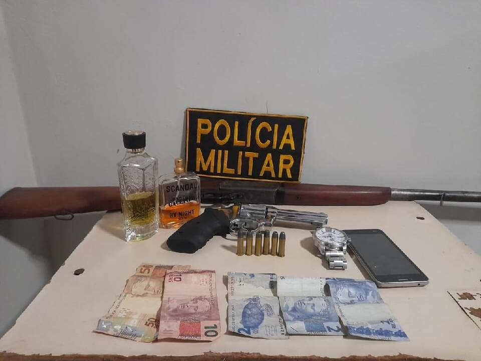 trio suspeito de homicidio e preso com armas de fogo em santo afonso