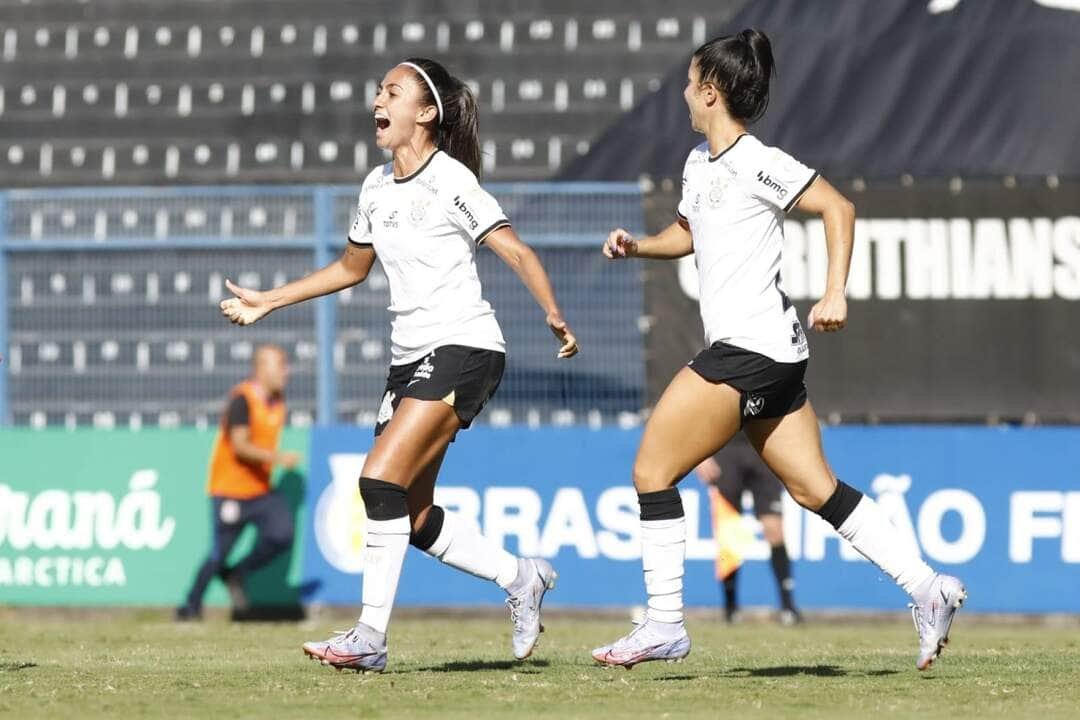 brasileiro feminino corinthians vira lider e pressiona palmeiras