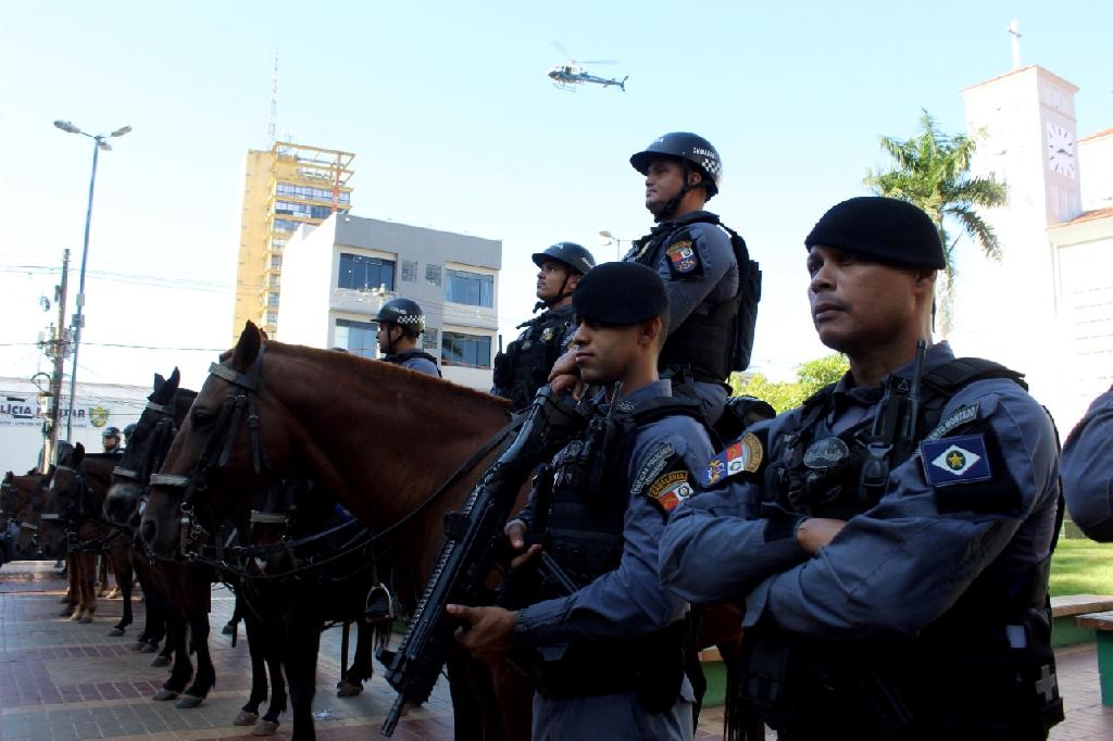 cavalaria da pm reforca policiamento na regiao central de cuiaba