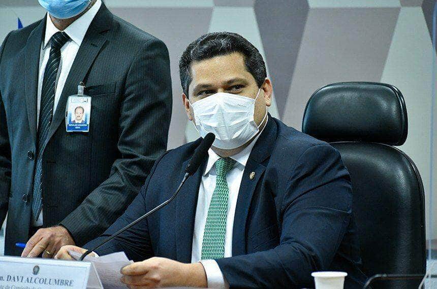 com dores abdominais davi alcolumbre e transferido para sao paulo