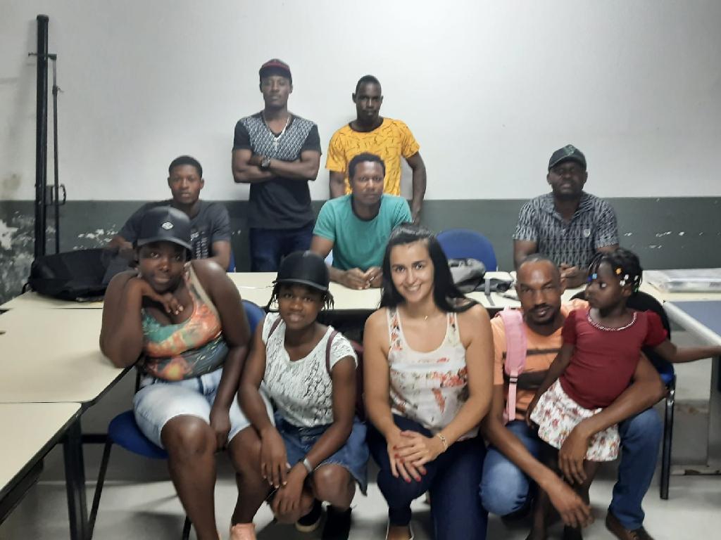 grupo de haitianos e alfabetizado pela seduc em sinop