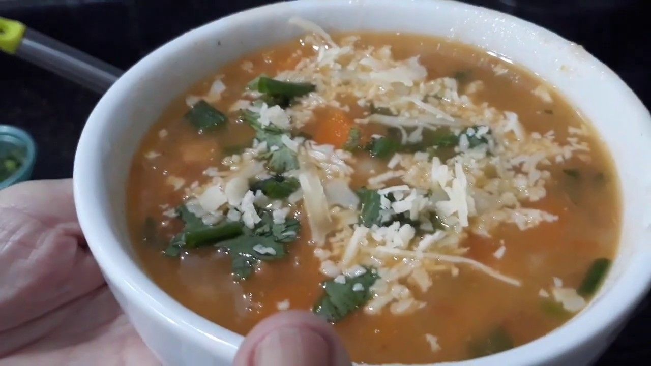 Aprenda como fazer sopa de legumes com frango