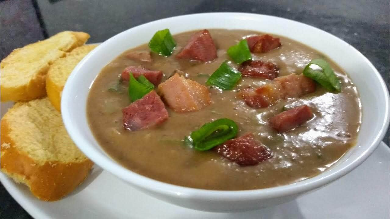 como fazer caldo de feijão com bacon e calabresa