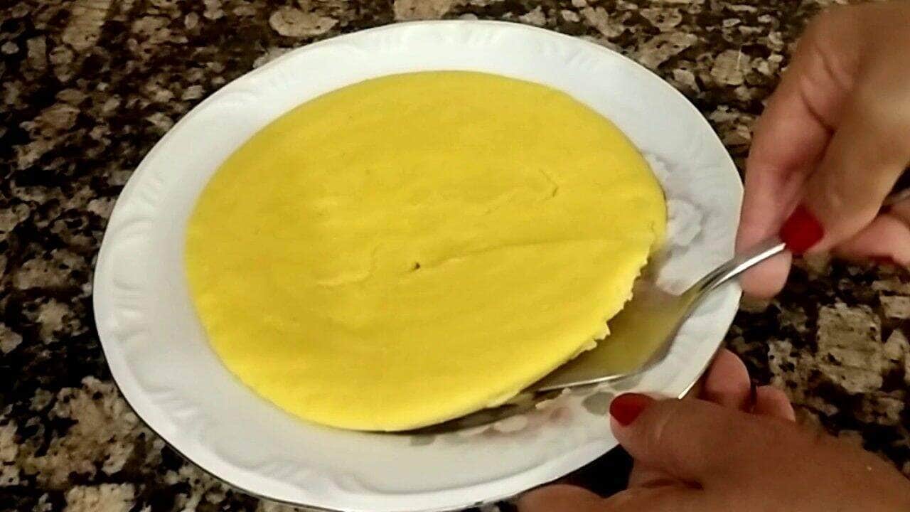 como fazer angu de milho