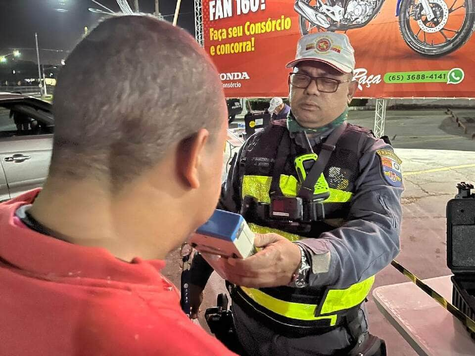 operacao fiscaliza 126 veiculos e prende duas pessoas por embriaguez ao volante