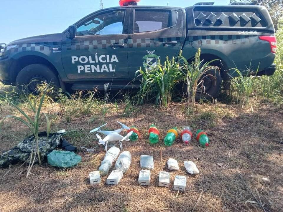 policiais penais prendem dupla e apreendem carro drogas e celulares proximos de penitenciaria