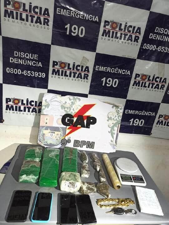 tres homens sao presos com tabletes e porcoes de maconha na capital