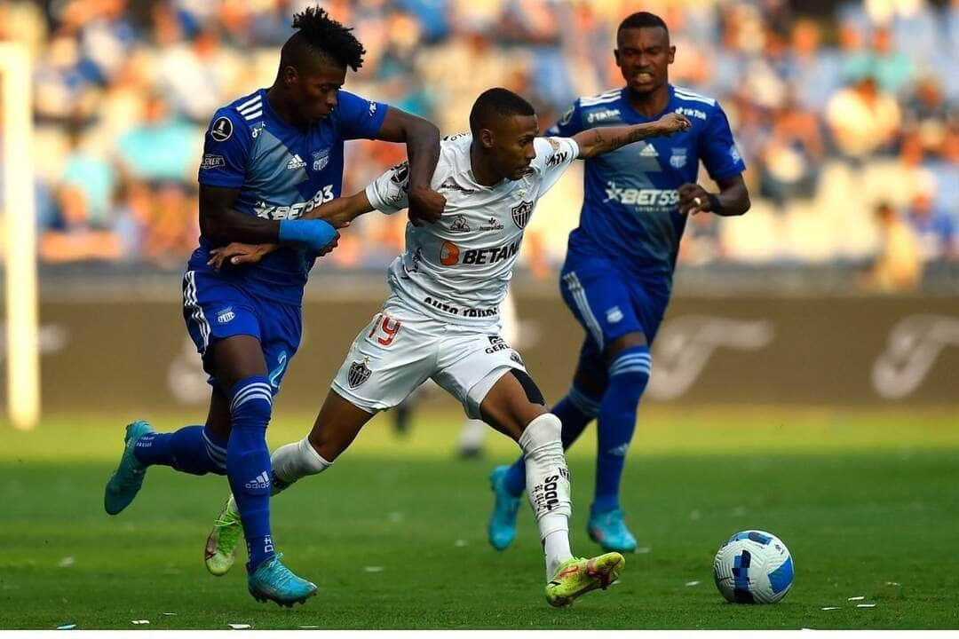 Lance de Emelec x Atlético. Foto: Twitter