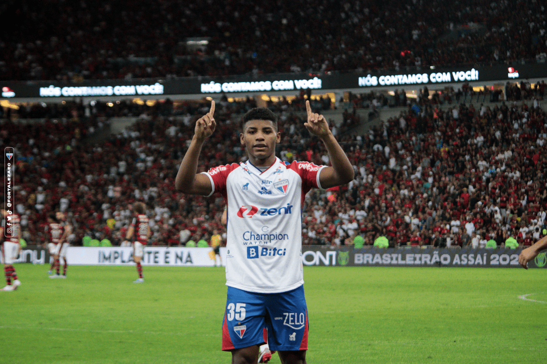 Com gol de Hércules nos acréscimos, Fortaleza bate Flamengo no Maracanã
