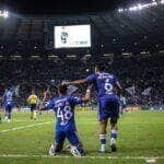 100% EM CASA, CRUZEIRO VENCE MAIS UMA E ABRE VANTAGEM NA LIDERANÇA