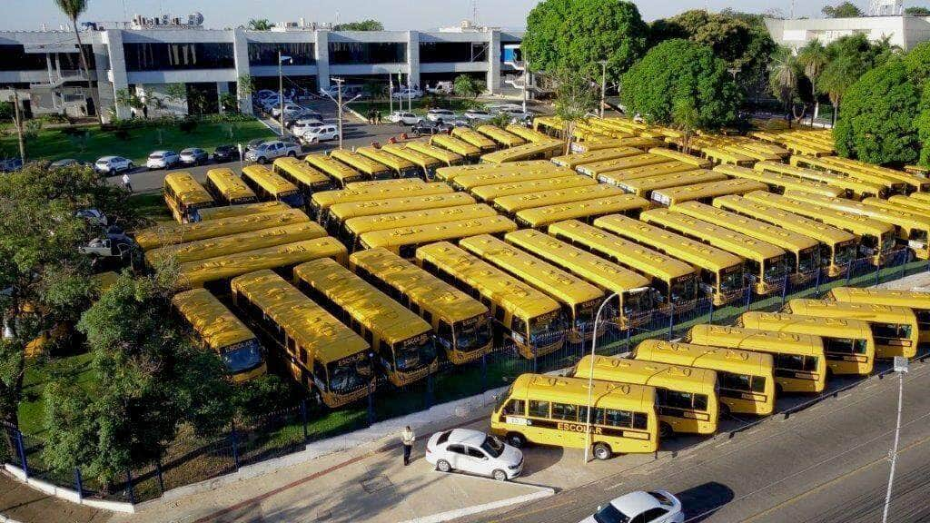 entrega de novos onibus escolares reforca o conceito de educacao com qualidade