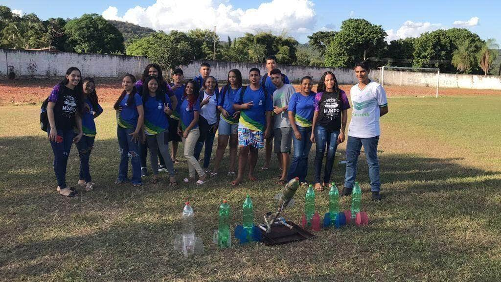 estudantes de nortelandia projetam foguetes em experiencia inedita