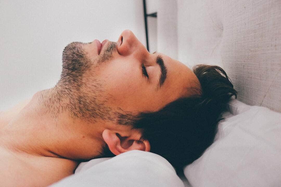 Noites quentes aumentam risco de ataque cardíaco em homens