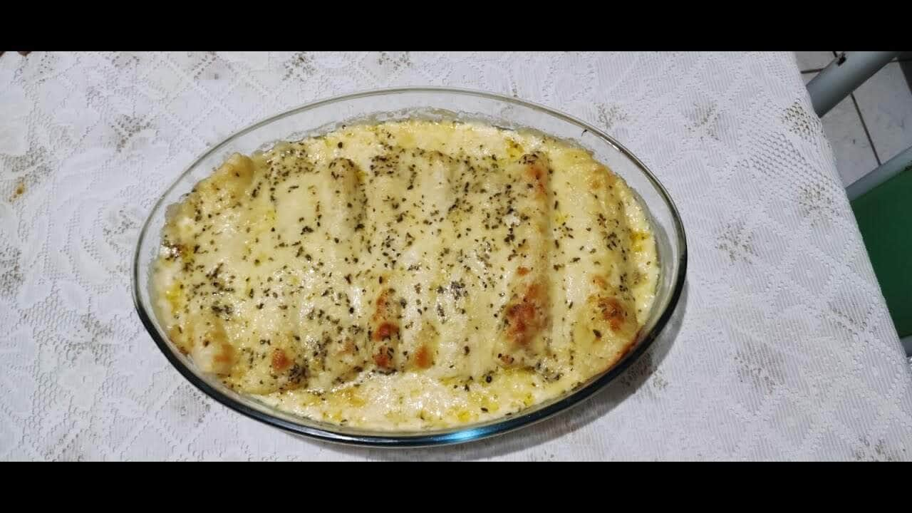 panqueca de frango ao molho branco