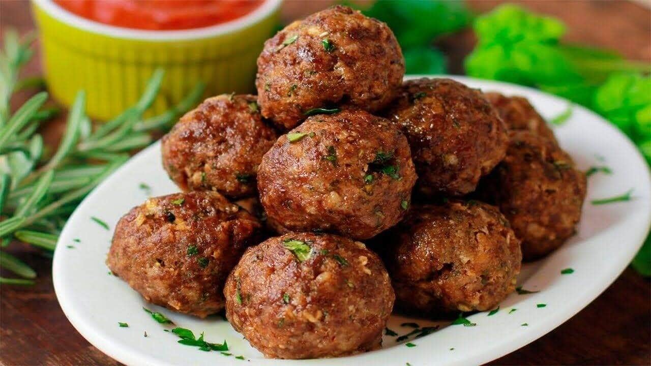 como fazer bolinho de carne moída