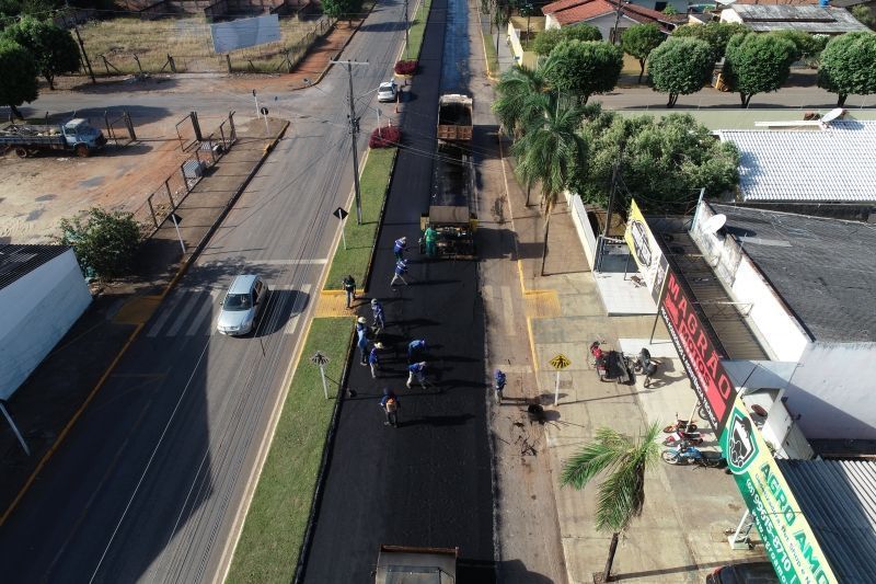 prefeitura investe mais de r 1 milhao em revestimento asfaltico na avenida brasil