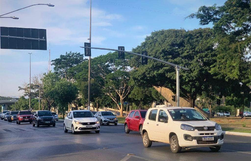 proprietarios de veiculos com placa final 6 tem ate dia 30 de junho para pagar o licenciamento