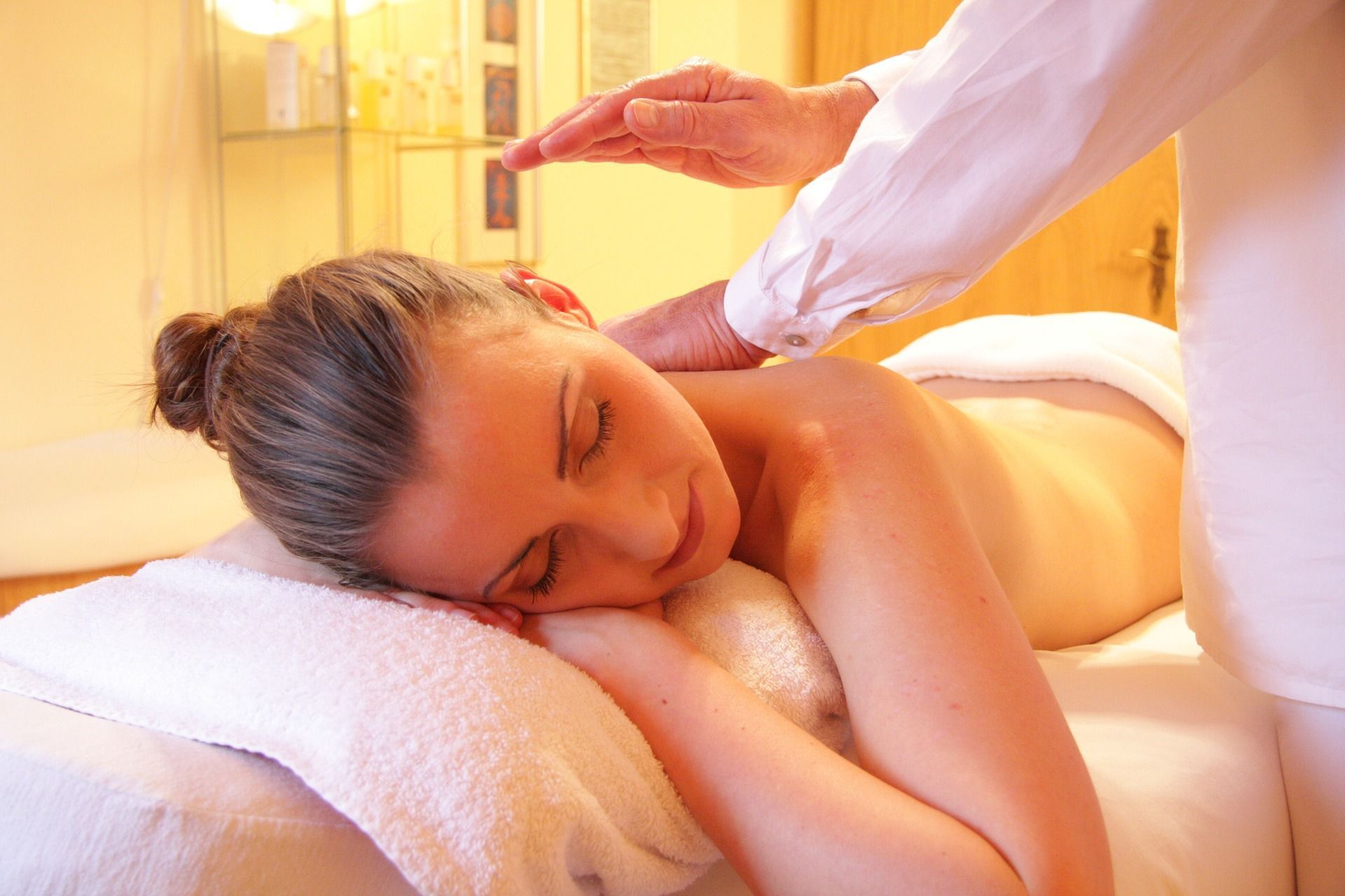 Os 8 benefícios da massagem tailandesa para o corpo e a mente