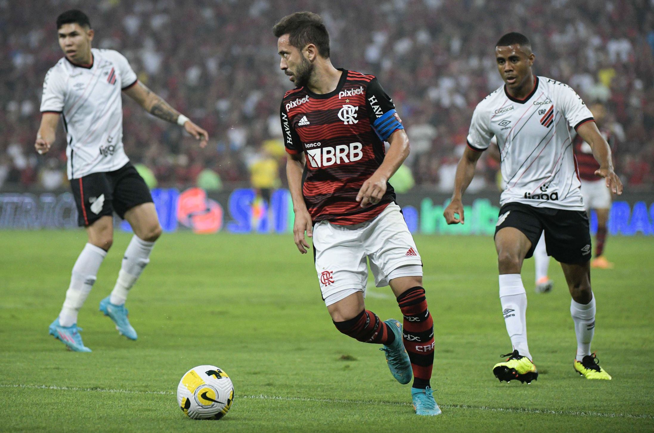 Flamengo e Athletico-PR empatam sem gols pelo jogo de ida das quartas de final da Copa do Brasil